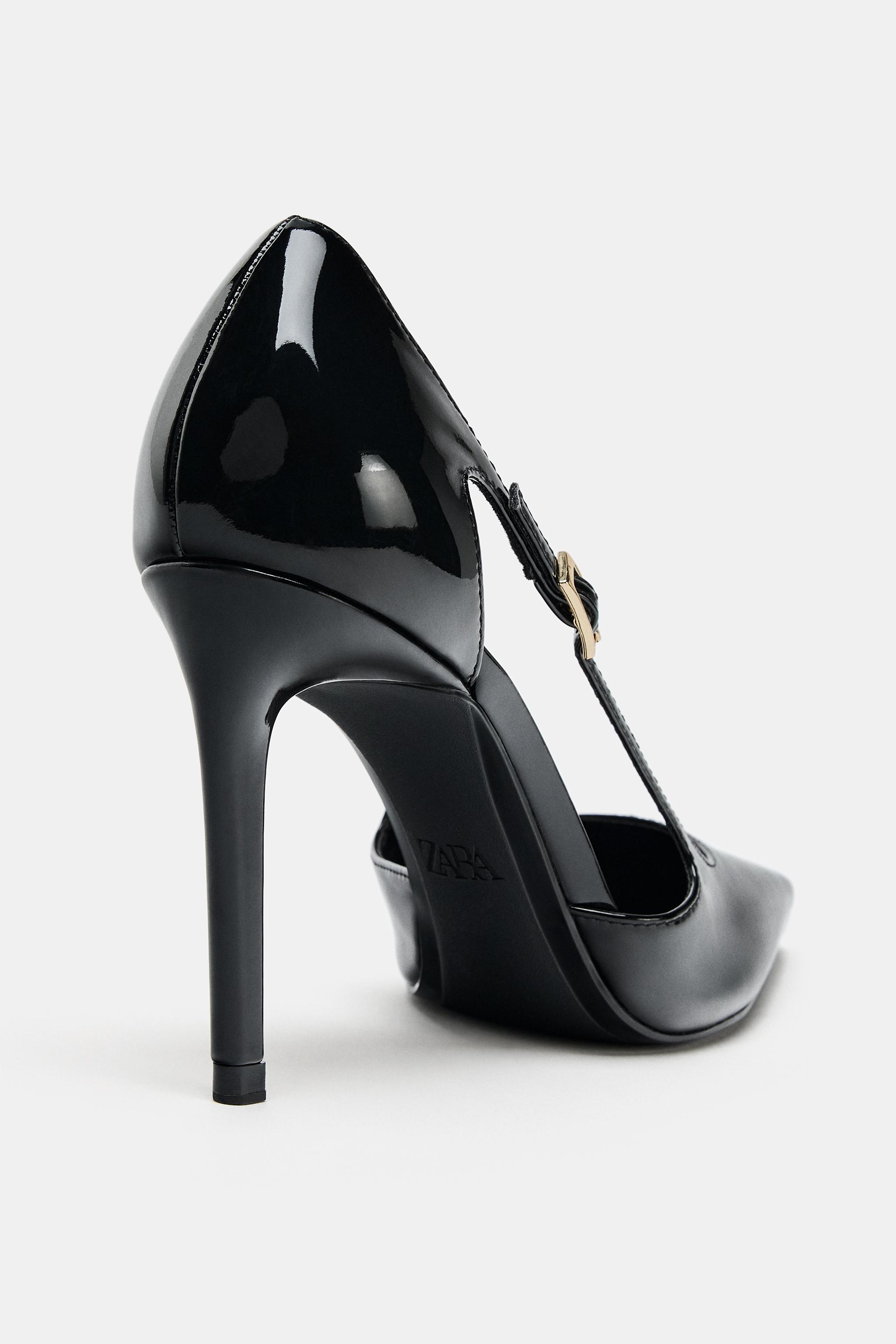 HEELS WITH SIDE OPENINGS